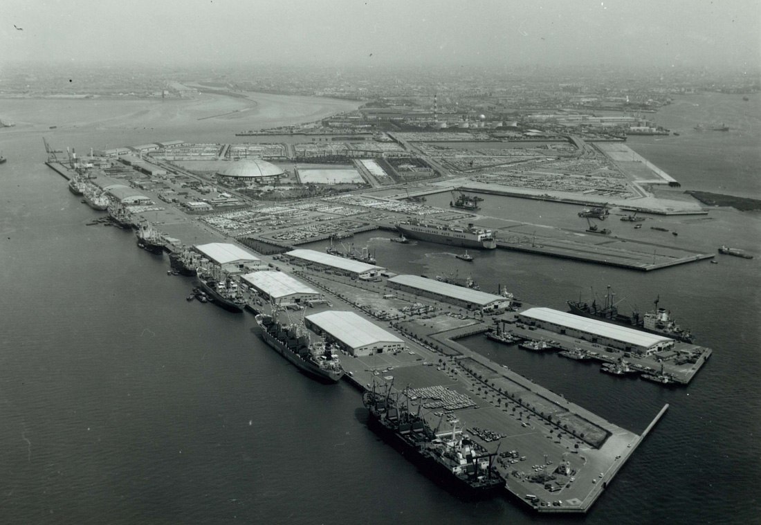 Kinjo Pier West-side No. 77 Wharf first comes into use as a public wharf capable of container handling